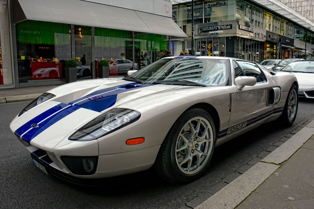 Ford GT